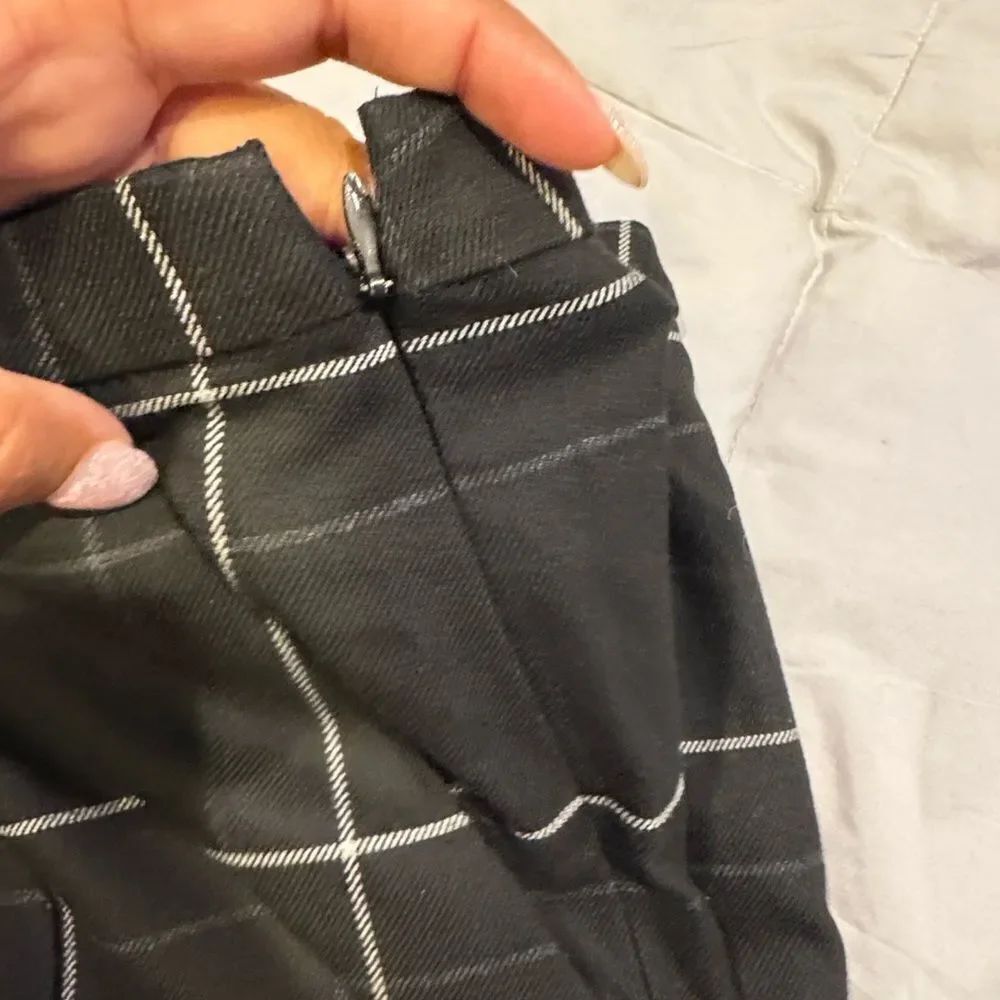 Elie Taharie tailored Black and White Plaid Pants in US size 12 - Picture 5 of 11